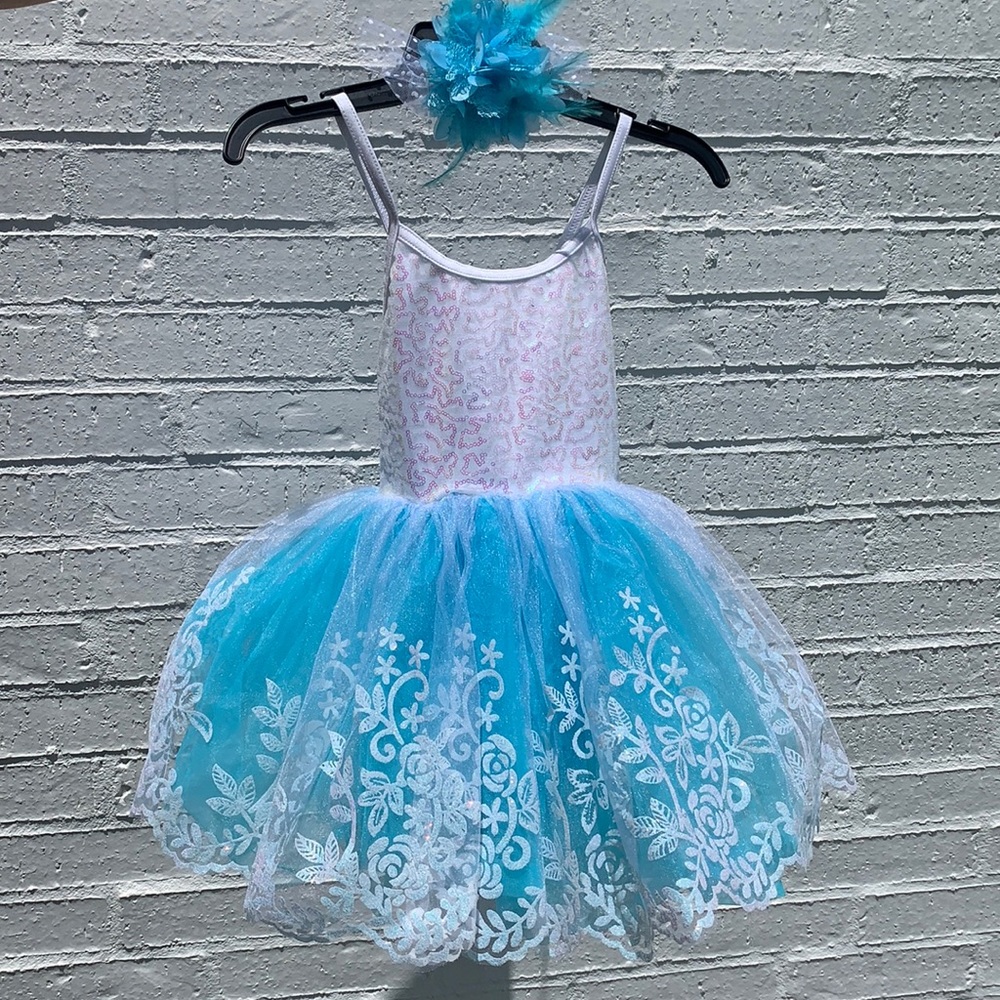 Medium dance/dress up costume